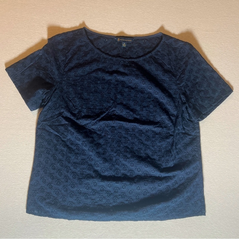 Brooks Brothers 100% Cotton Eyelet Lace Navy Blue Cropped Short Sleeve Top, Sz 6